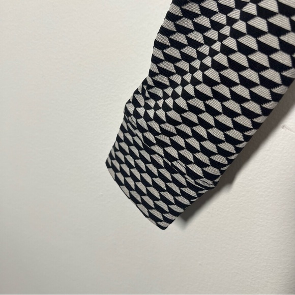 Marie Birdie Girls Size XS Grey Black Geometric Pattern UPF 50+ Long Sleeve Top - Picture 8 of 14